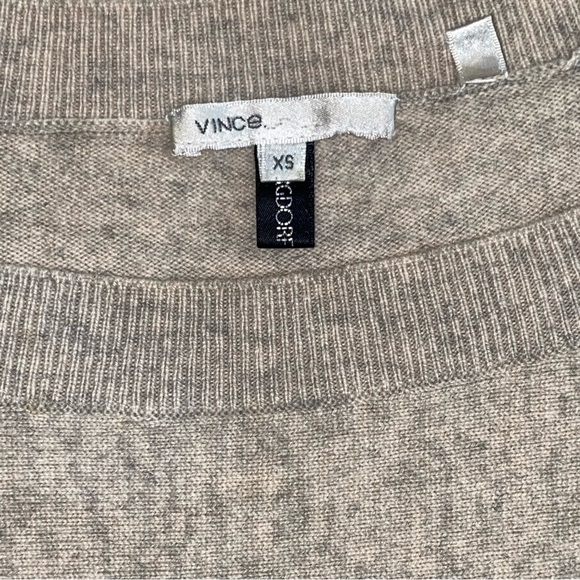 Vince Cashmere Beige Gray light Knit top 3/4 sleeve oversized loose neckline XS - Picture 3 of 7